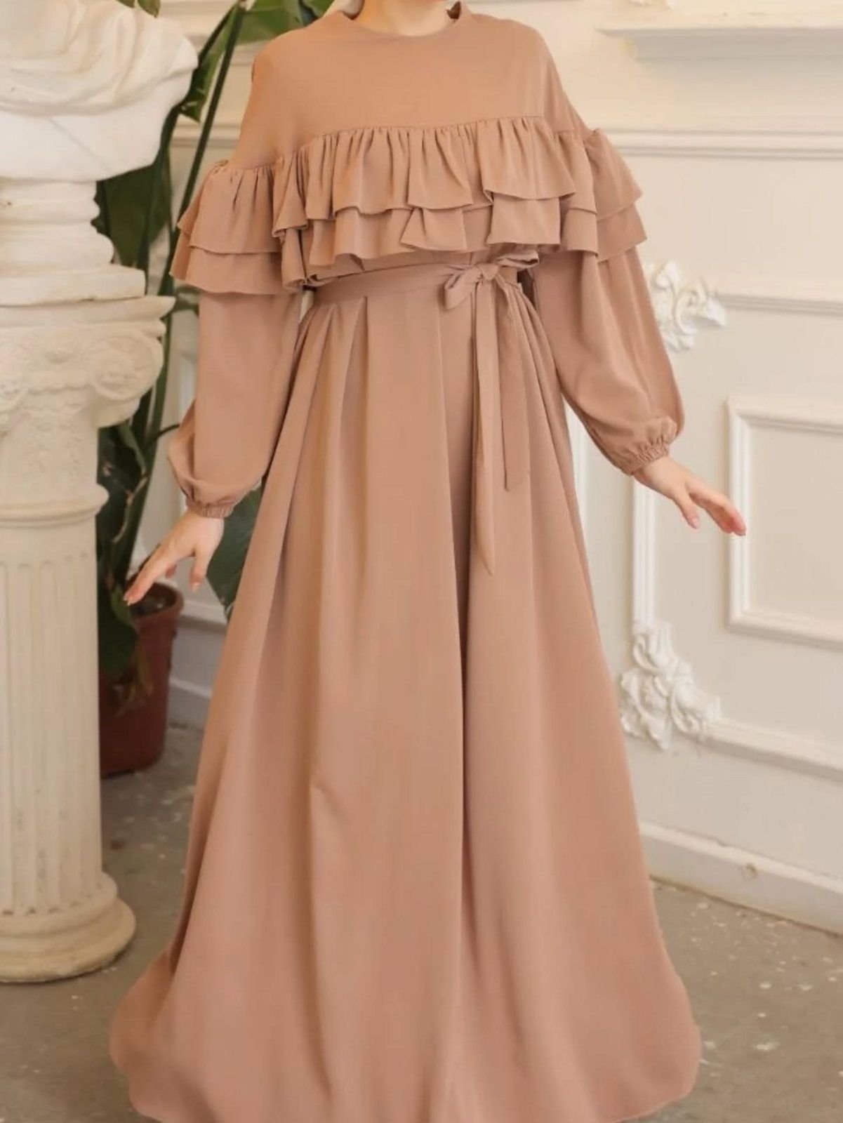 Fustan elegant sharmi, ngjyra bezhë rozë