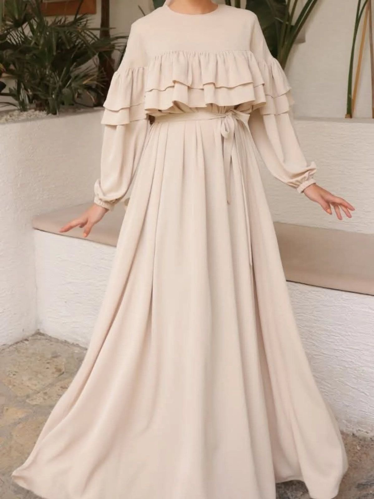 Fustan elegant sharmi, ngjyra krem